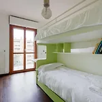 Bright Apartment With Balcony And Terrace