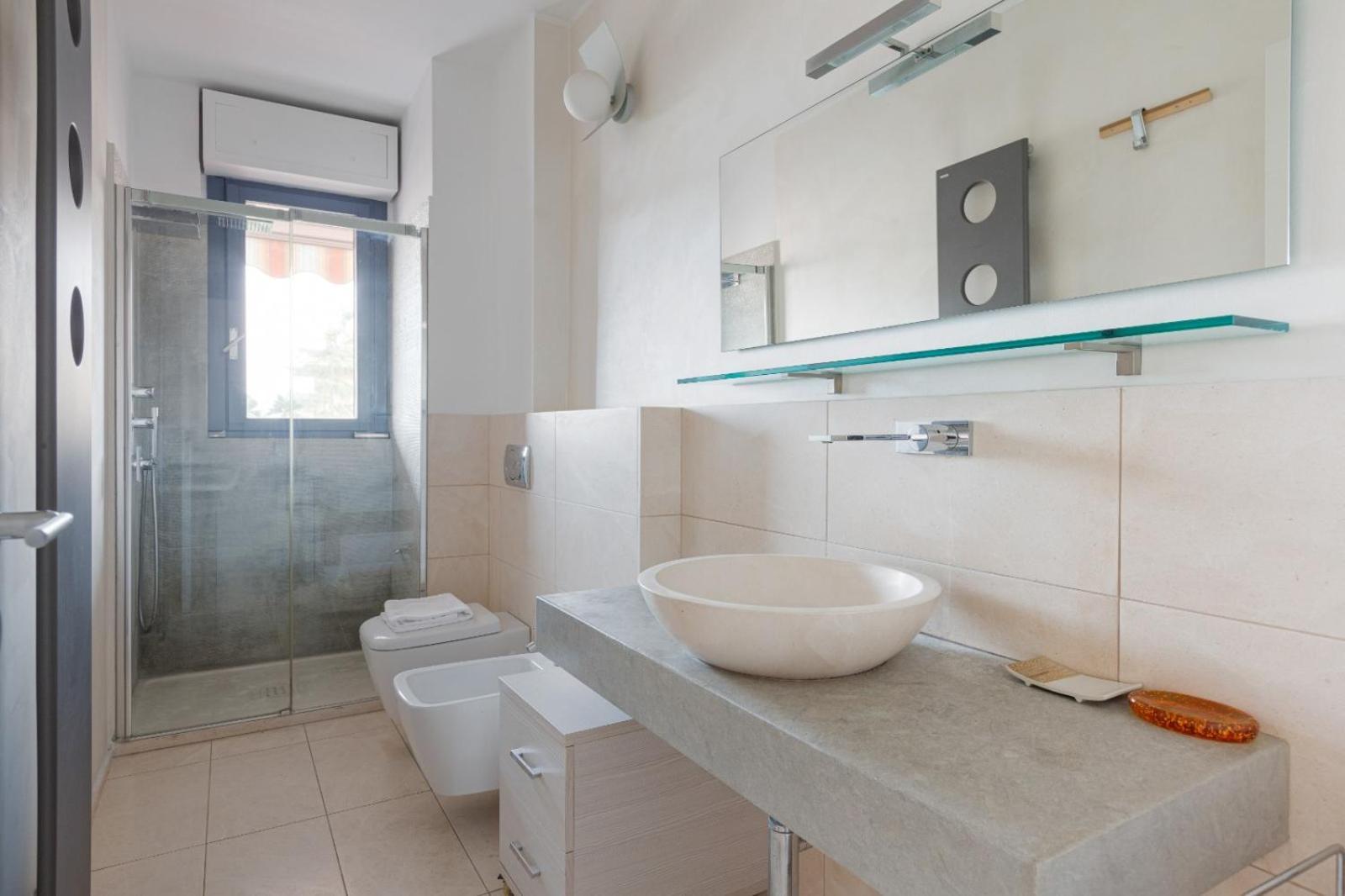 Bright With Balcony And Terrace Appartement *