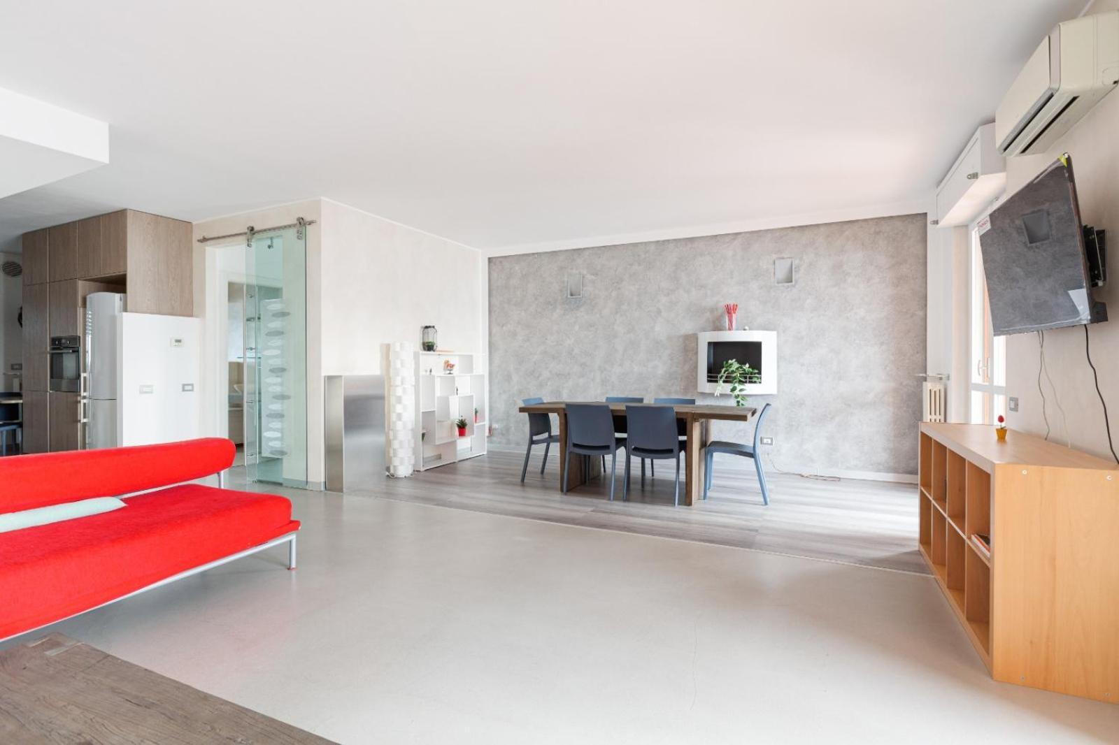 Bright With Balcony And Terrace *