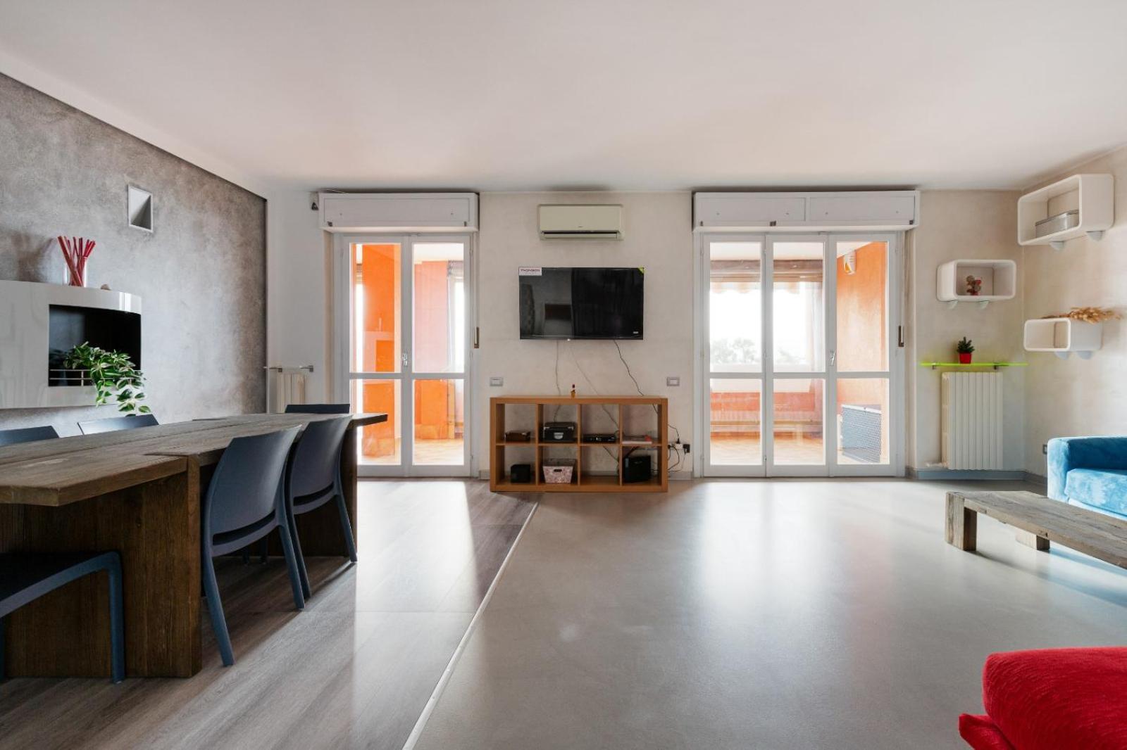 Bright With Balcony And Terrace Appartement *